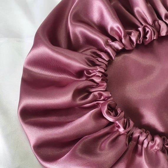 Satin bonnets - Image 1