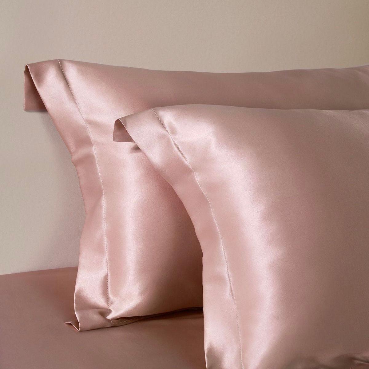 Satin pillow case - Image 1